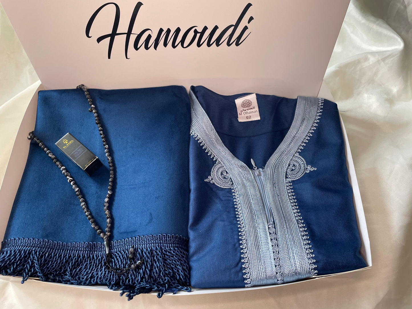 Coffret tapis de prière personnalisé avec qamis style marocain