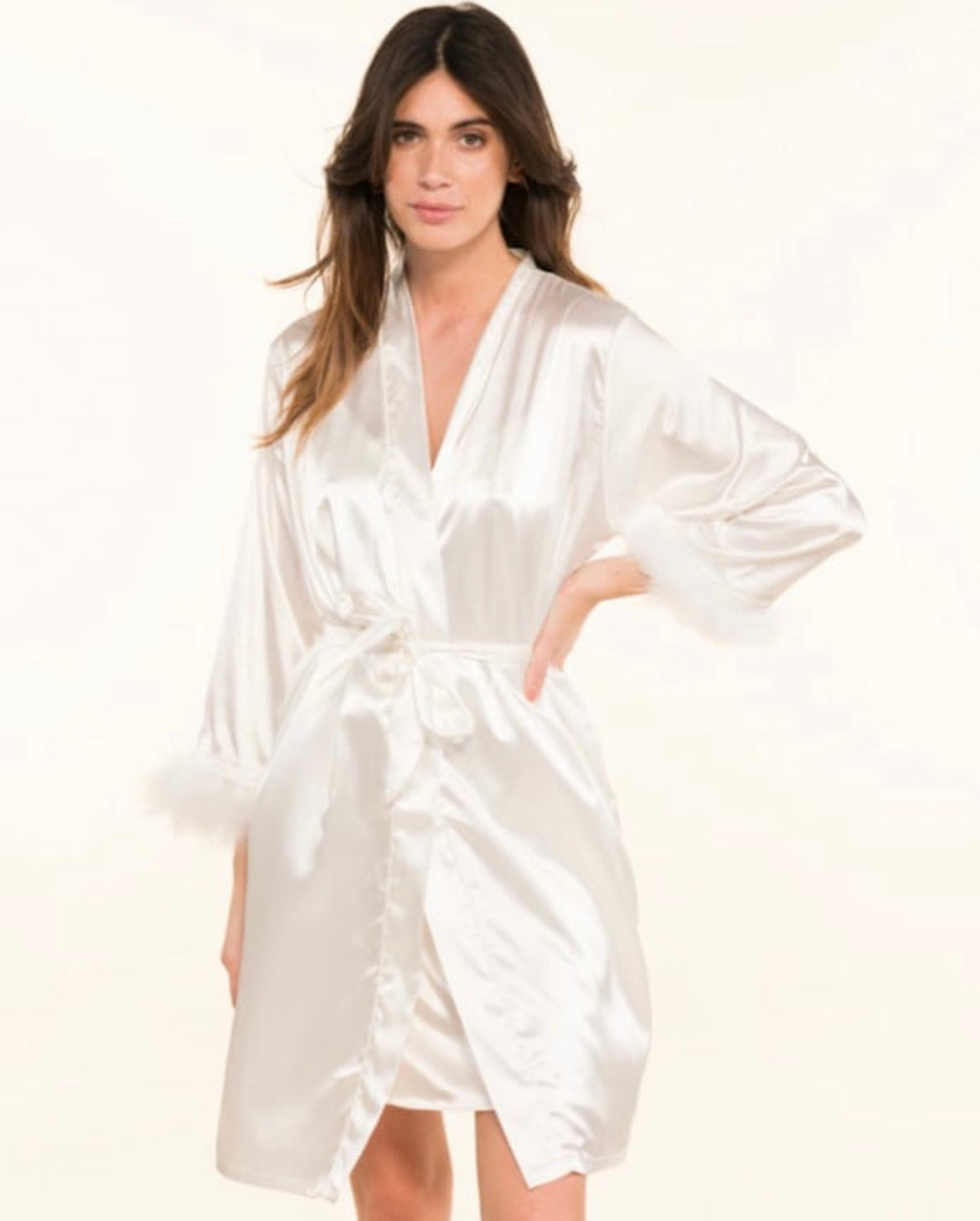 Peignoir Satin Femme Personnalisé – Manches Plume & Élégance