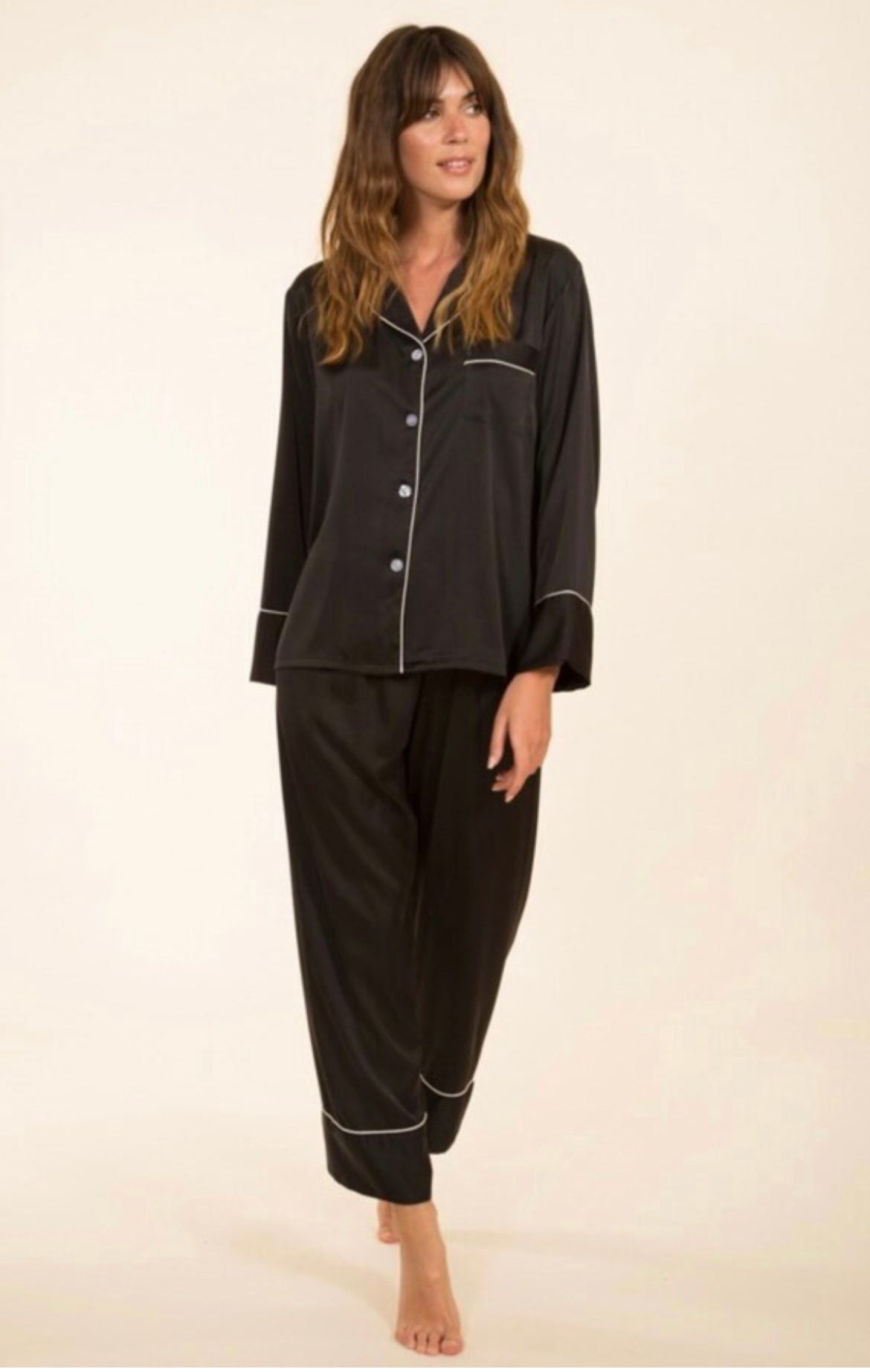 Pyjama Satin Femme Personnalisé – Boutonné & Chic