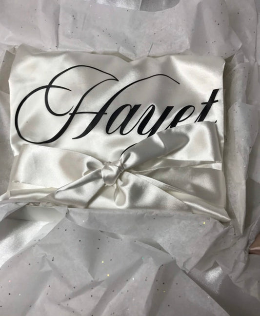 Ensemble Peignoir & Nuisette Satin Personnalisé – Cadeau Féminin Élégant et Unique