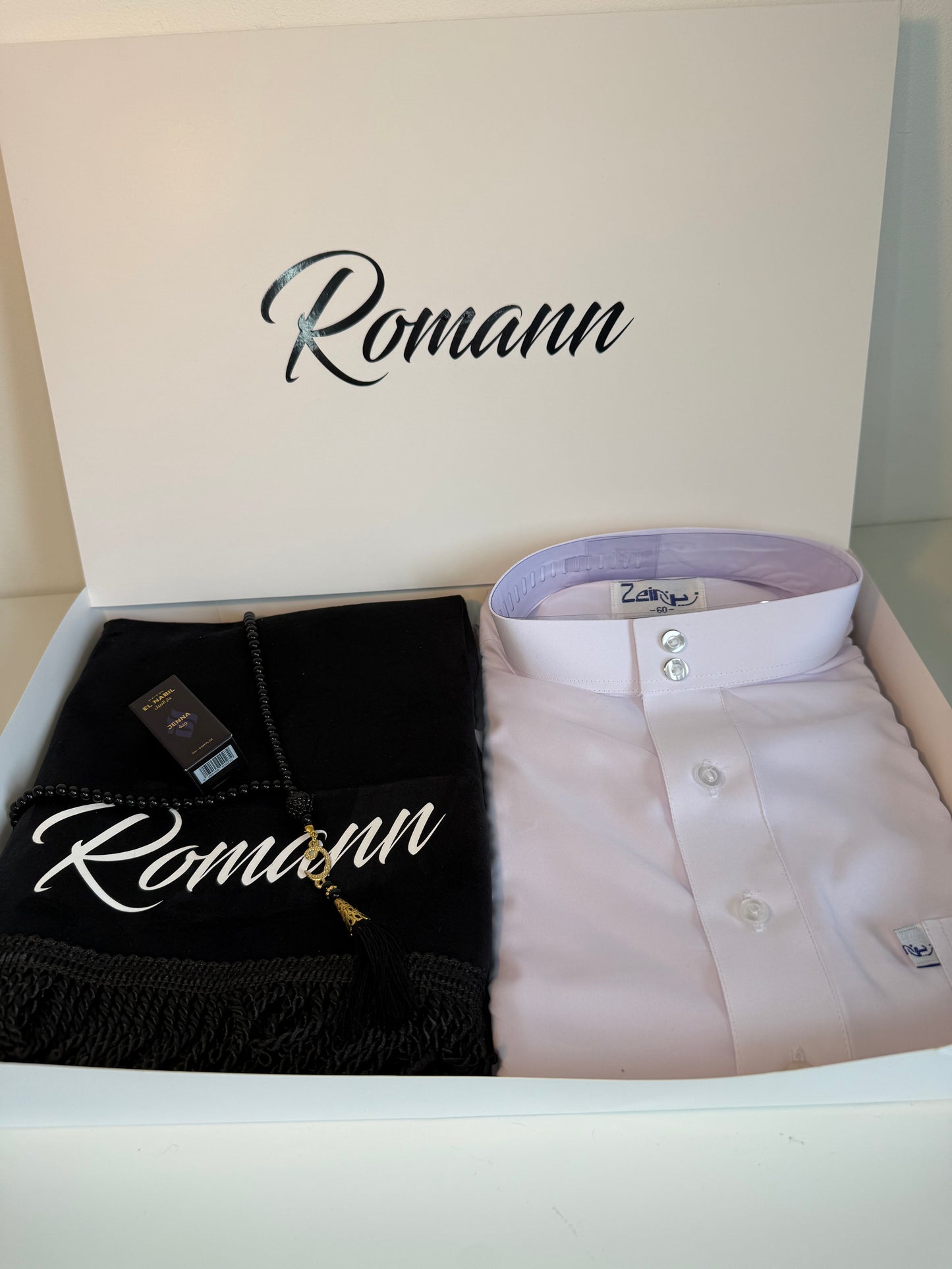 Coffret cadeau musulman avec tapis personnalisé, qamis, tasbih et musc blanc 