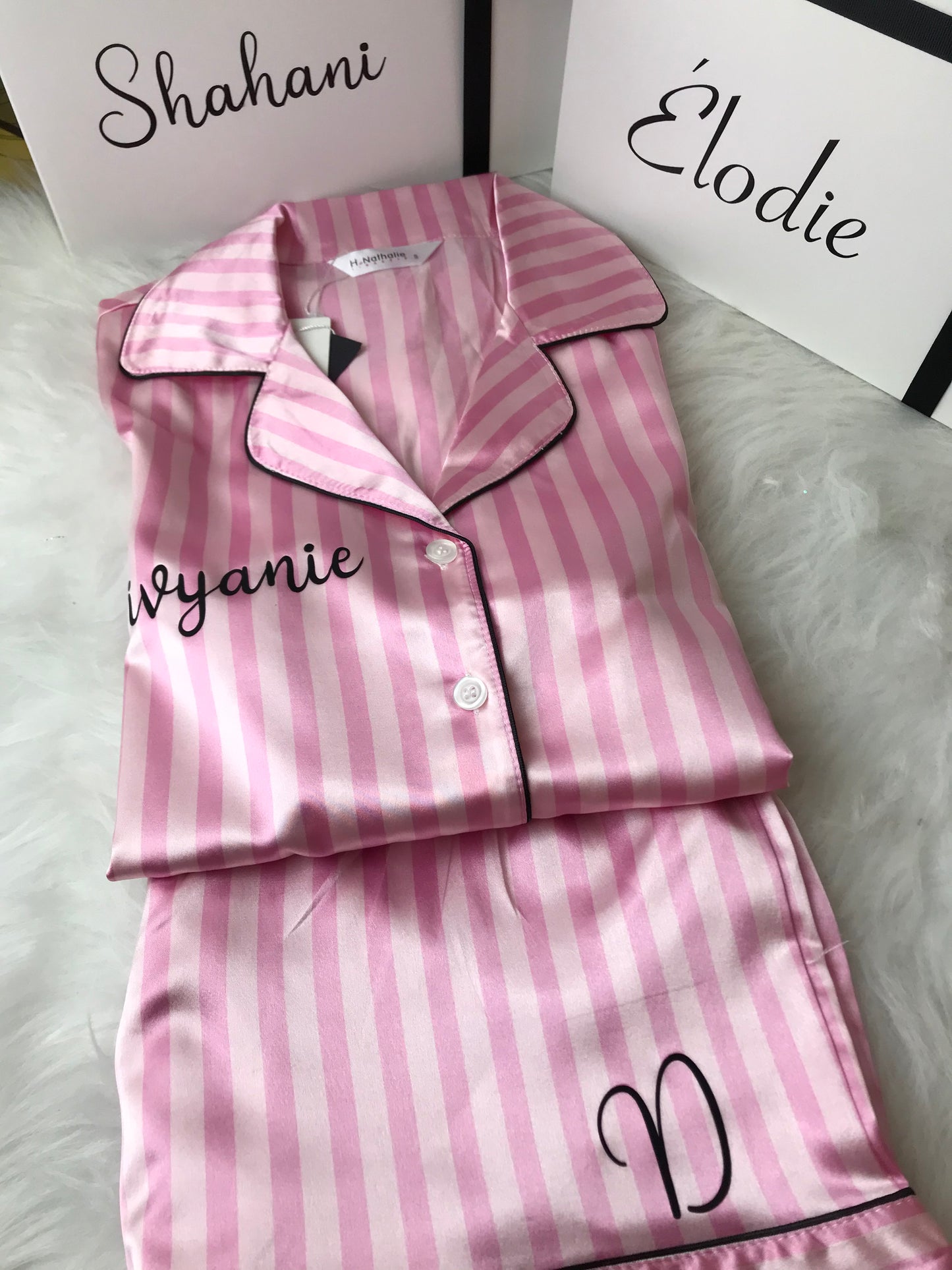 Pyjama en satin avec short rose personnalisée