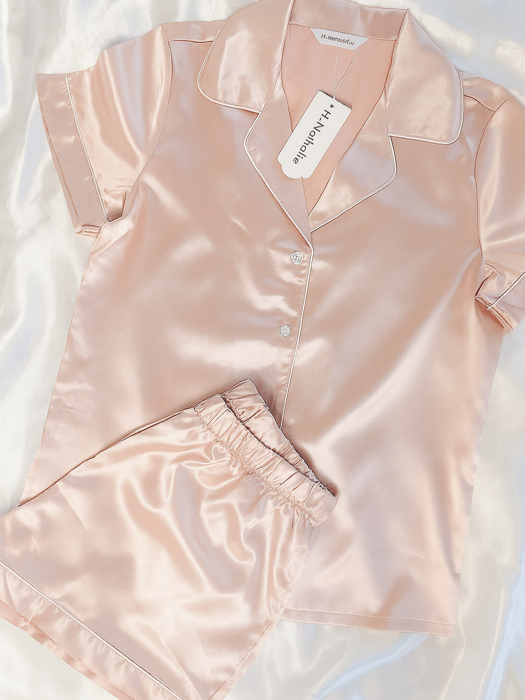 Pyjama femme personnalisé avec short – Satin doux, broderie prénom, cadeau cocooning