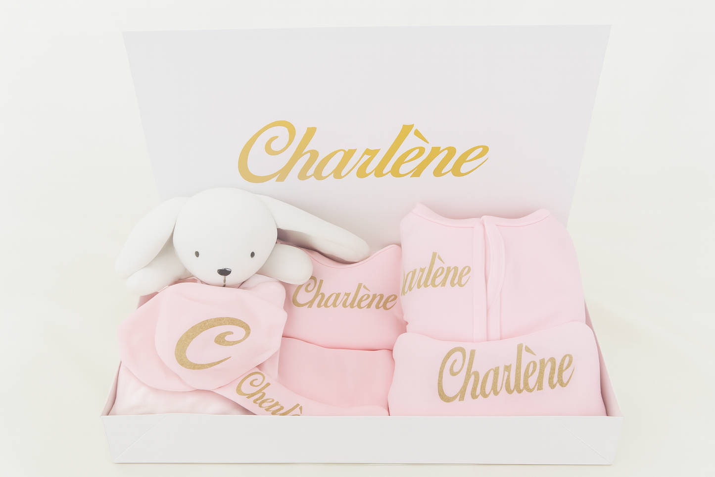 Coffret Kit de Naissance Personnalisé – Kit Bébé Complet et Brodé avec Prénom